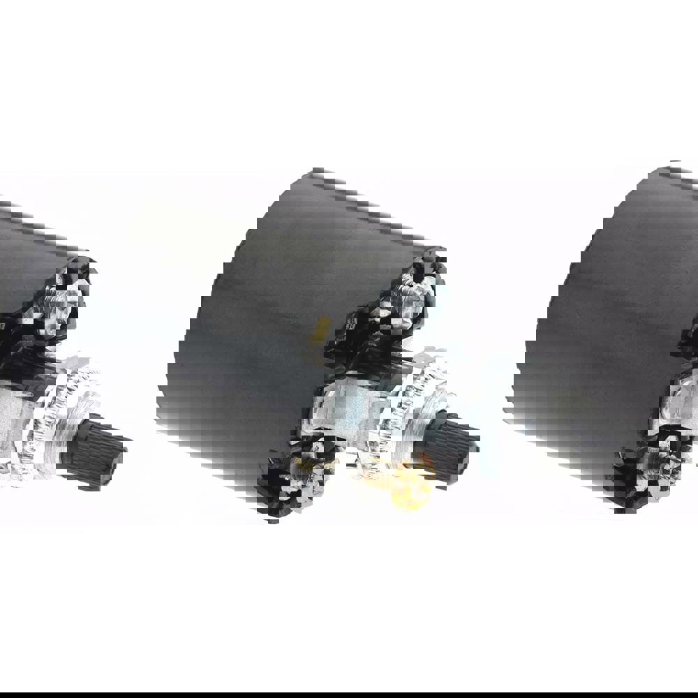 250 VAC, 660 Watt, Medium Base, Integral Turn Knob Lamp Holder